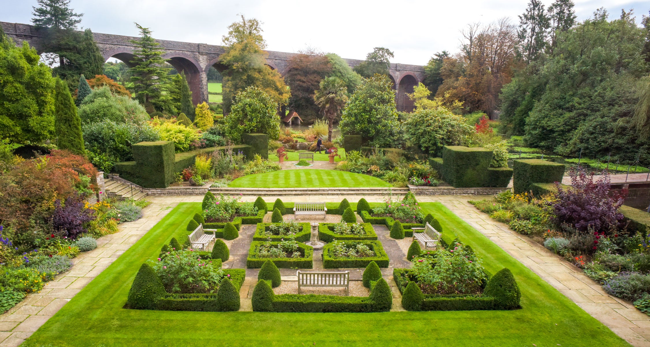 The world famous Kilver Court Gardens - Parterre